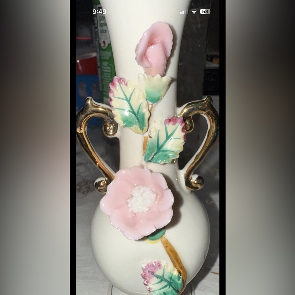 Vintage Ucagco Ceramic Japan Vase w/Applied Pink Roses & Leaves & Gilt Handles - Picture 2 of 6